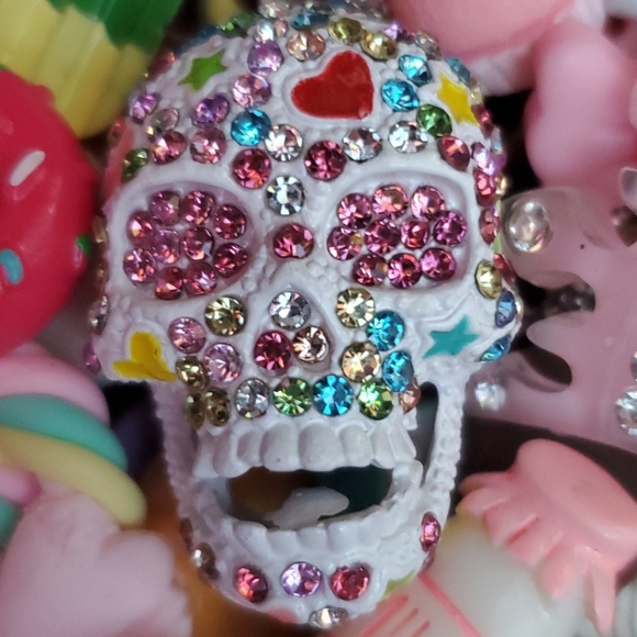 SKULL NECKLACE - Picture 2 of 9